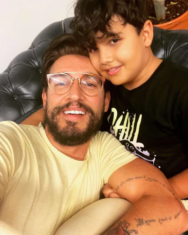 Boşanmaq üçün bir milyon avro tələb edir