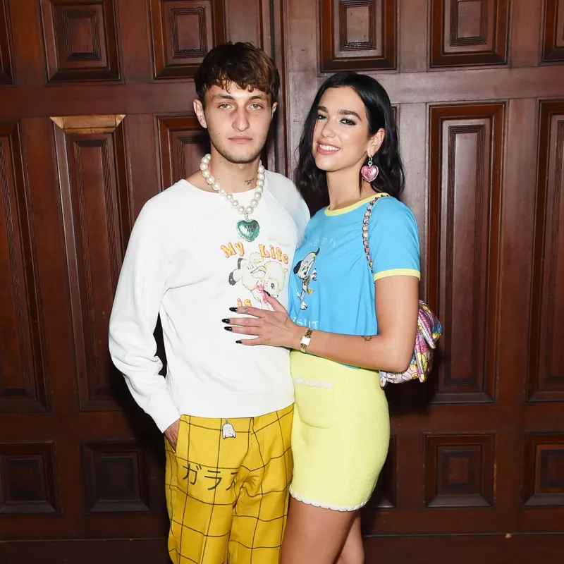 Dua Lipa model sevgilisindən ayrıldı