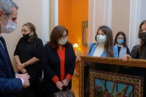 Ruhi Əliyevadan fransız səfirə hədiyyə - Fotolar