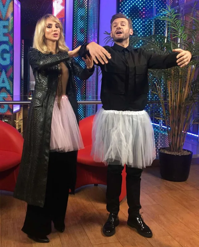 Cərimələndikdən sonra istefa verdi