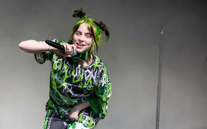 90 milyon izləyicisi var, amma kitabı satılmır