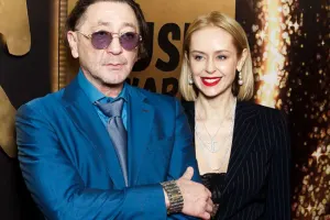 Qriqori Leps 20 illik xanımından boşanır