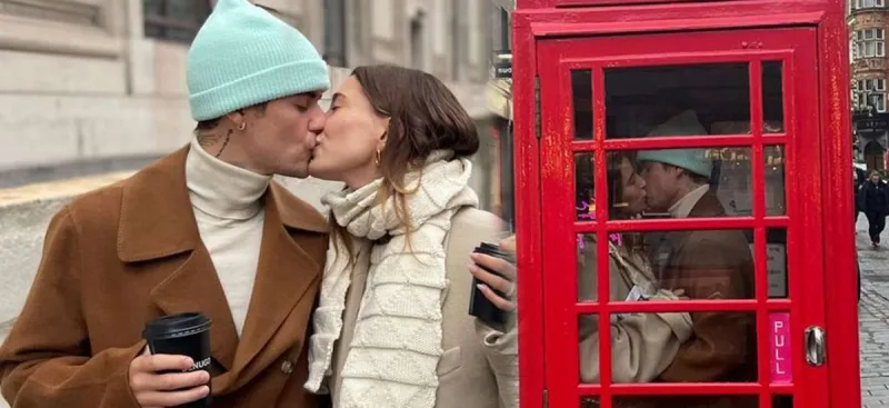 Xanımı ilə öpüşərkən fotolarını yaydı