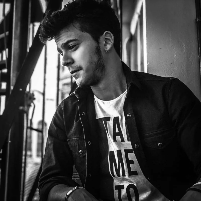 24 yaşlı aktyor xərçəngə qalib gəldi