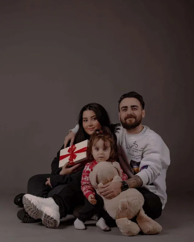 Xpert ailəsi ilə kamera qarşısında