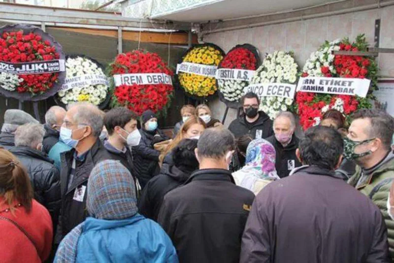 Sevgilisinin dəfn mərasiminə qatıla bilmədi