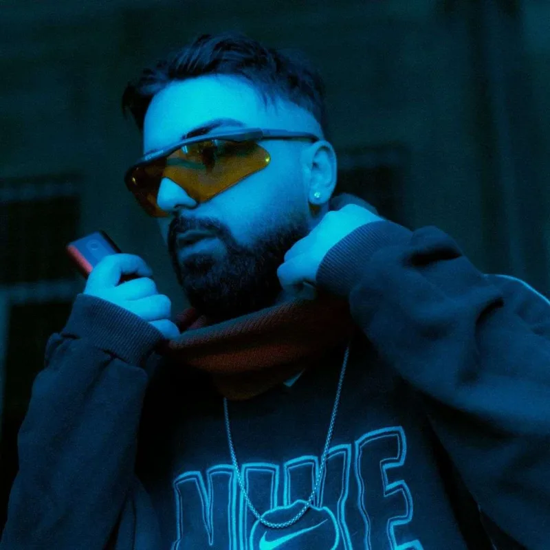 “Kasıb ailədən çıxmışam, indi də milyonlar qazanmıram”