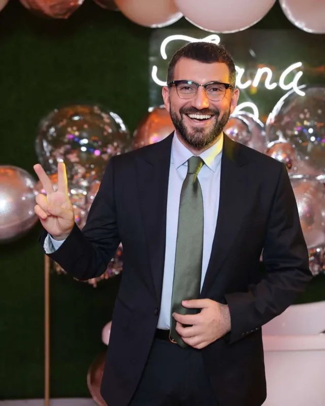 Elnur “əriyib çöpə döndü”