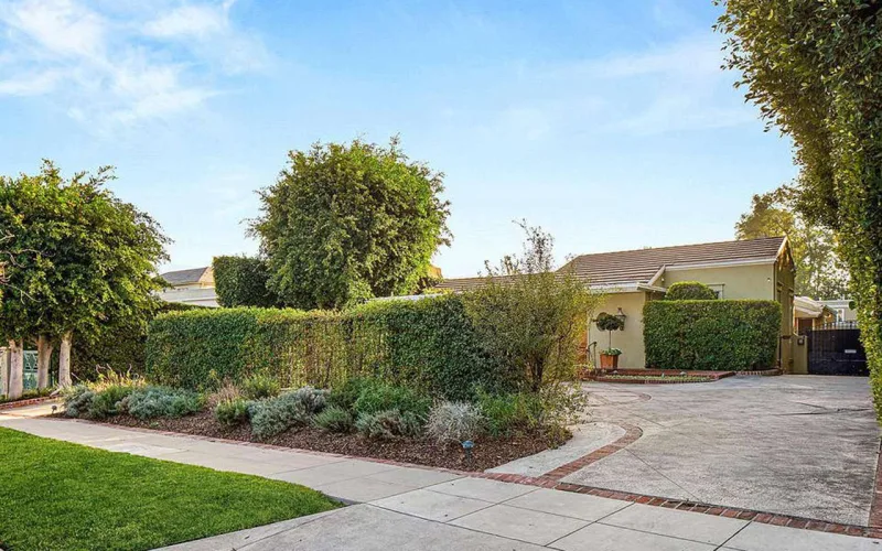 103 yaşında ölən aktyorun villası 7 milyona satılır