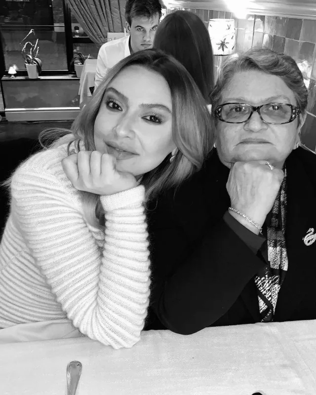 Anasına 3 milyona villa aldı