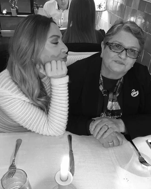 Anasına 3 milyona villa aldı