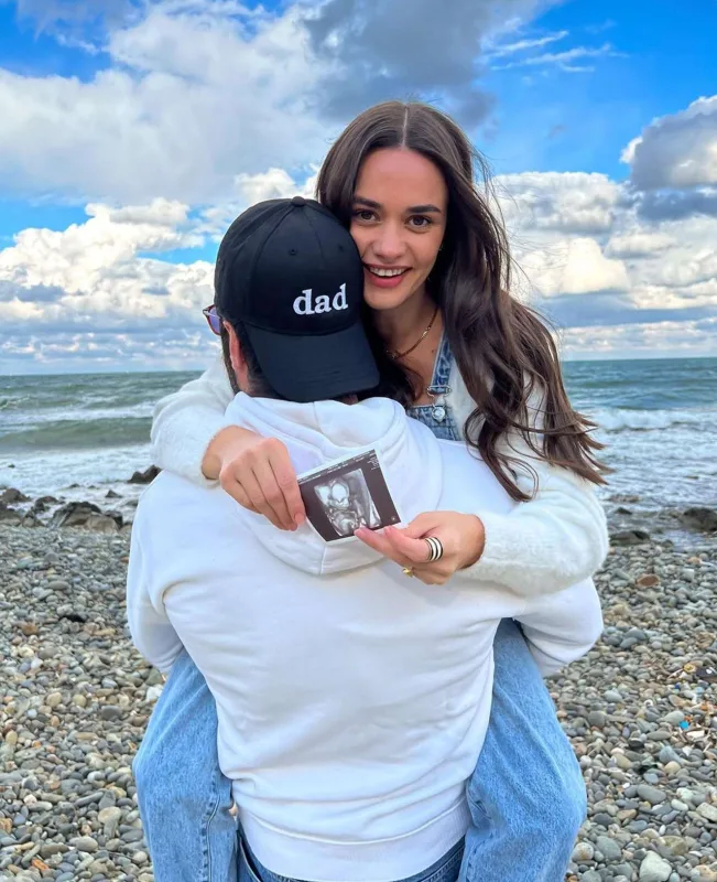 Hande də ana olacaq