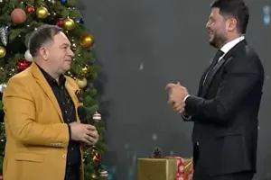 Nəvələrinin dünyaya gəldiyini efirdə öyrəndi-Video