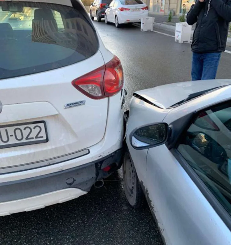 Bloger Rüstəm qəzaya düşdü - Fotolar