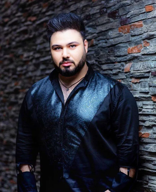 Müğənnilərdən şikayət etdi