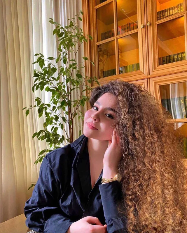 “Sehrli” pul qabı satan qadın  dələduzluqda ittiham olunur