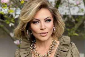 48 yaşında ana olacaq