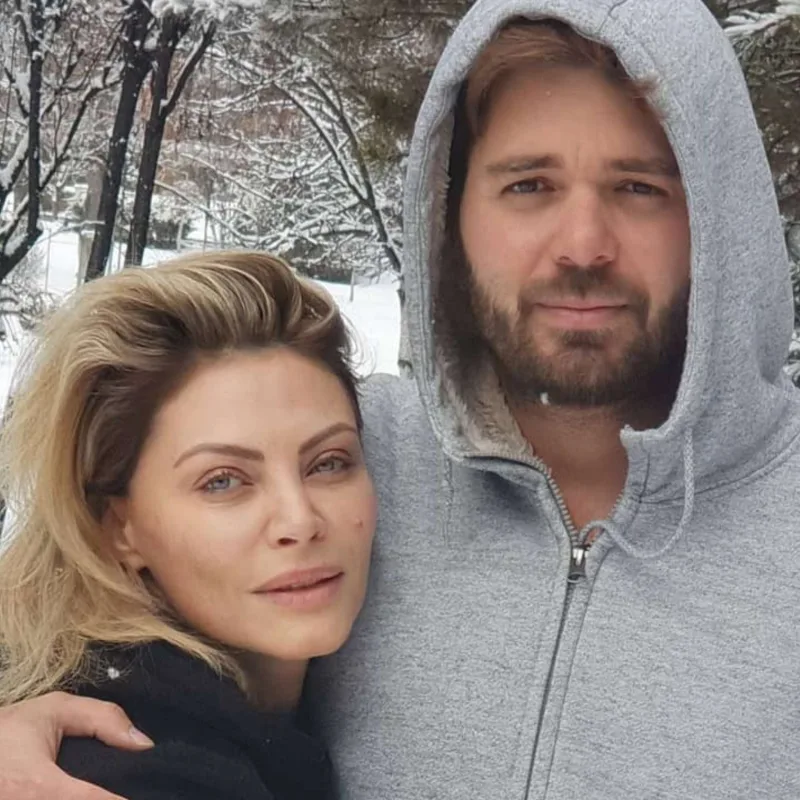 48 yaşında ana olacaq