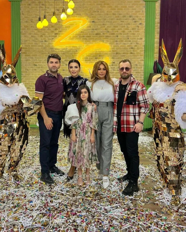 Aygün 4 minlik geyimi ilə diqqət çəkdi