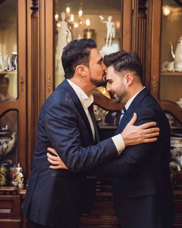 Nadir müğənni oğluyla fotolarını paylaşdı