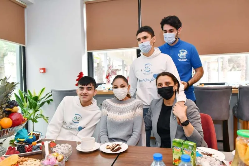 Prezidentin qızları pianoda belə ifa etdilər