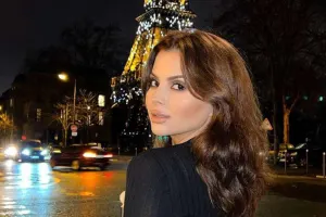 Yeni ili qarşılamaq üçün Parisə getdi