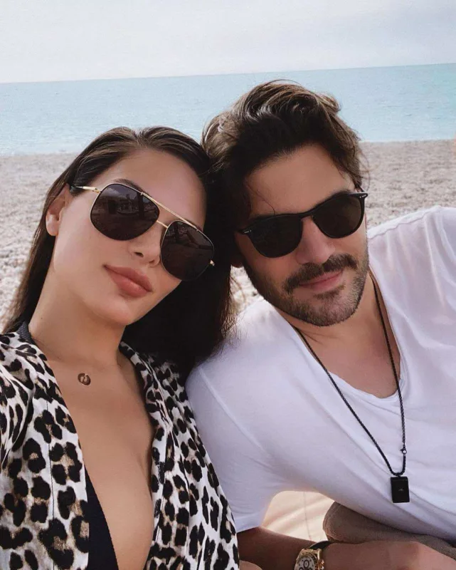 Yeni ilin ilk günü qızının üzünü göstərdi