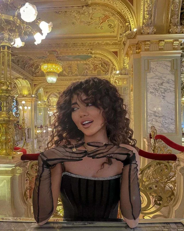 Avropa görmüş Mehin...