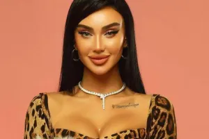 Diananın ev qiymətində olan boyunbağısı - Fotolar