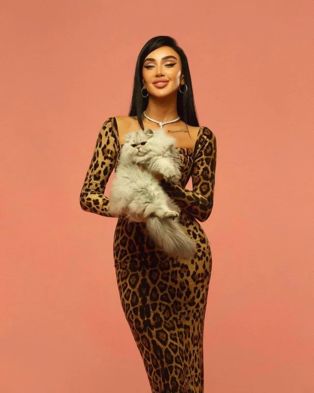 Diananın ev qiymətində olan boyunbağısı - Fotolar