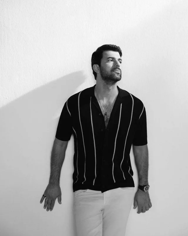 Dünyanın ən yaraşıqlı kişisi seçildi