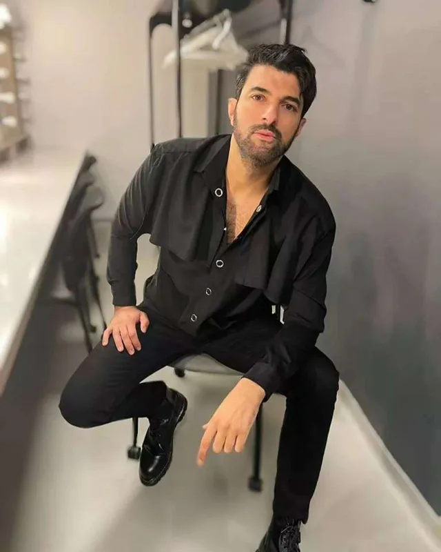 Dünyanın ən yaraşıqlı kişisi seçildi