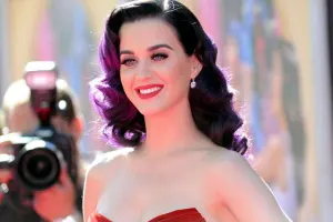 Keti Perri öz brendini yaradır