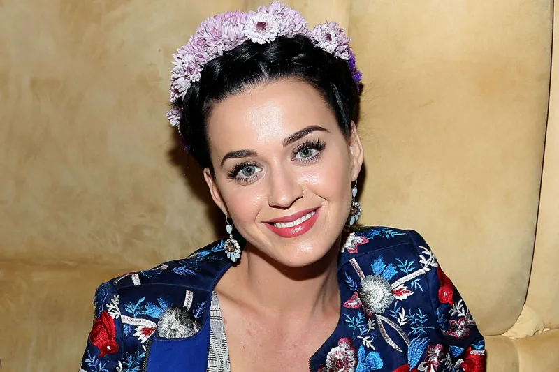 Keti Perri öz brendini yaradır