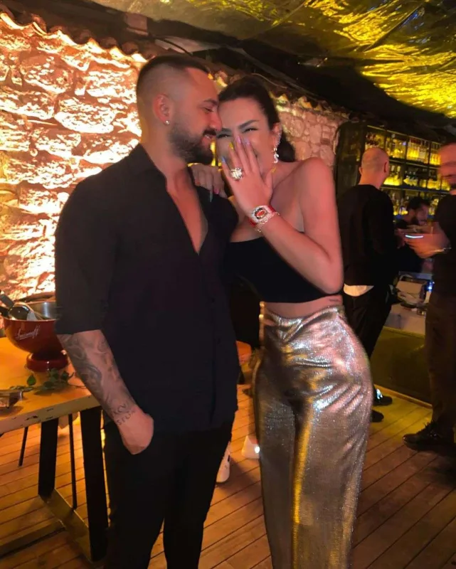 Selin Ciyerci əriylə barışdı