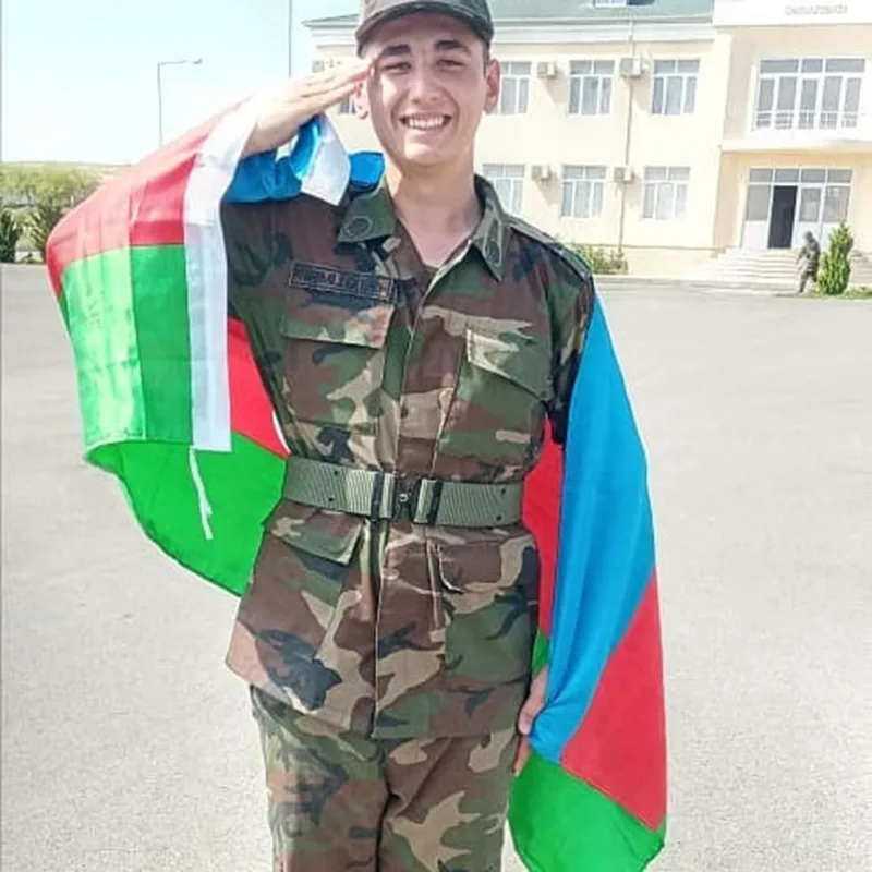 “Oğlum qalib əsgər kimi gəldi”