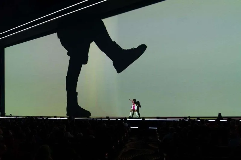 Tualet kağızı, unitaz, maska - Keti Perrinin konsert turnesi...