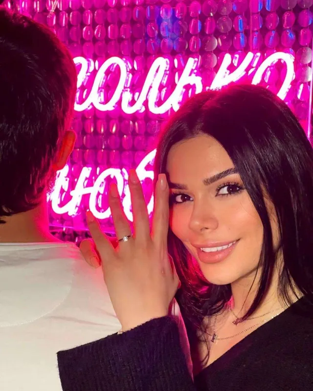 Rəqsanənin qızına ad günündə evlilik təklifi