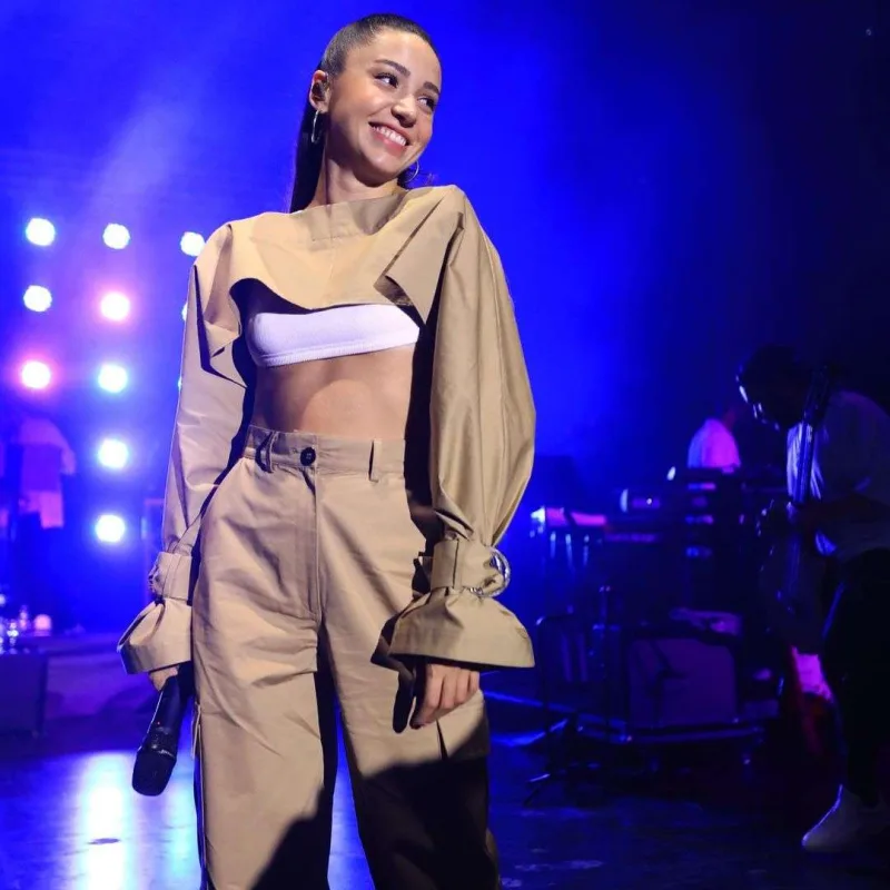 Zeynep Bastık Bakıya gəlir