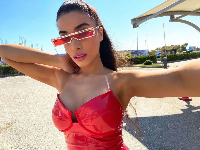 “Xalq mahnılarını dinləmirəm” – Səmra 