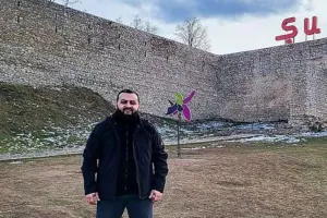 İsa bulağında mahnı oxudu-Video