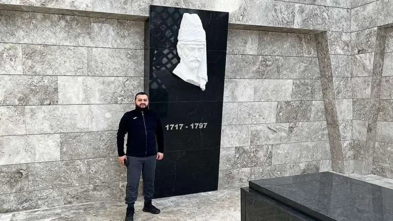 İsa bulağında mahnı oxudu-Video