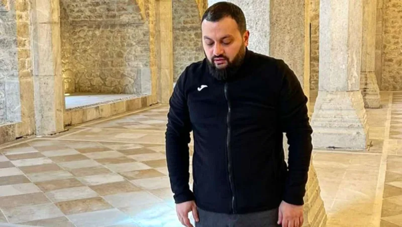 İsa bulağında mahnı oxudu-Video
