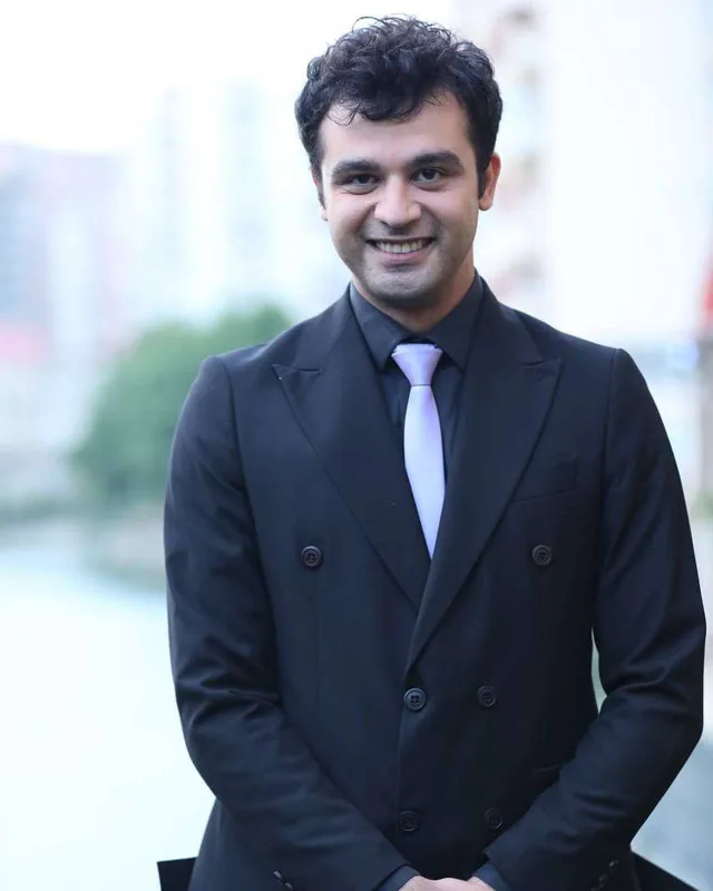 “Müəllimlər şagirdləri döyür də, söyür də”