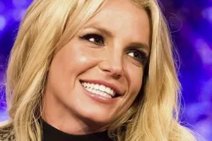 Britni instaqramda çılpaq şəkillərni yaydı