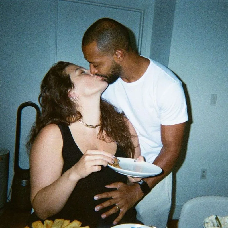 Əkizləri dünyaya gəldi