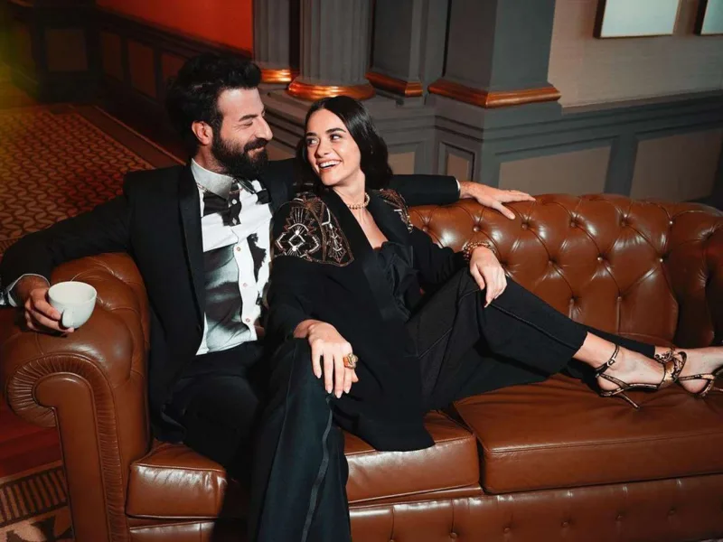 Hamilə xanımına xəyanət edir?