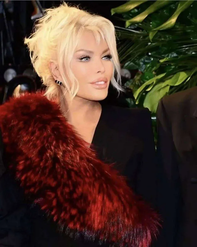 Ajda Pekkanın geyimi qalmaqal yaratdı