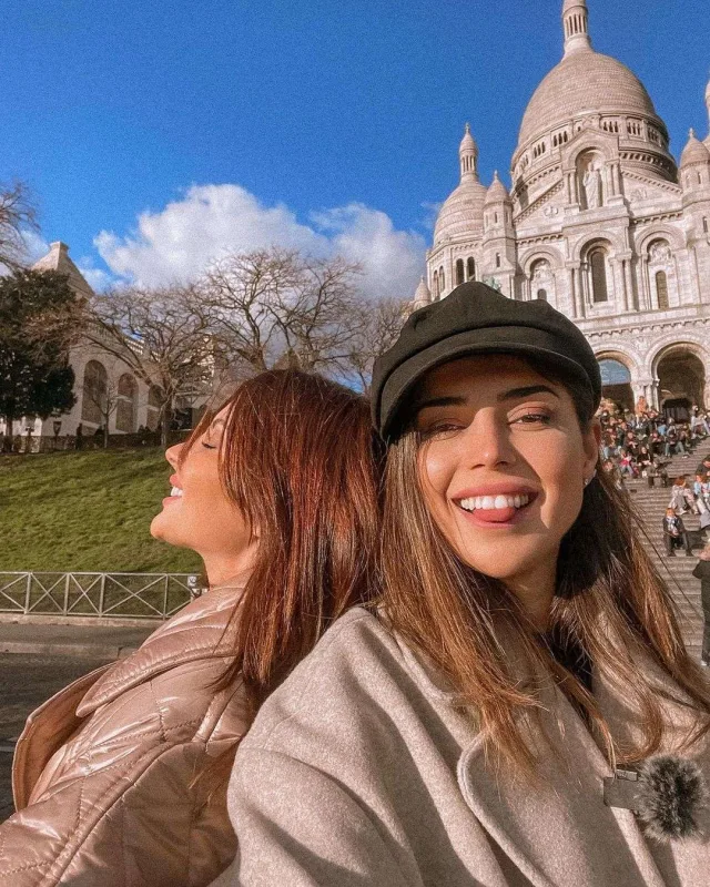 Parisdə gəzinti, Vyanada karantin…