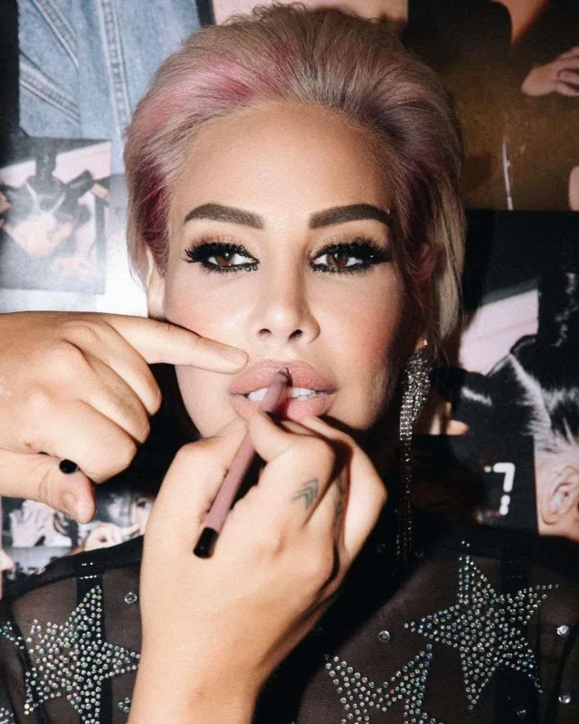 Linet  Avroviziyaya doğru irəliləyir